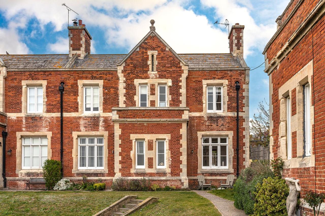 Coastal Cottage: Charming Three Bedroom Cottage With Private Garden Ramsgate Exterior photo